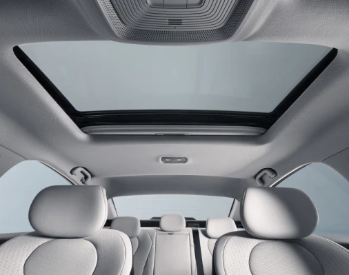 Jasne wnętrze z szyberdachem