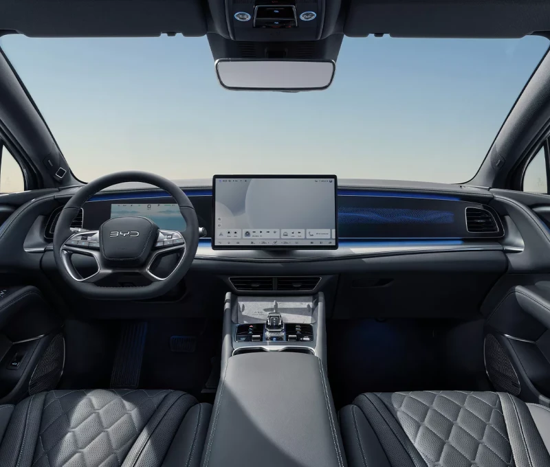 Wnętrze i multimedia Sealion 7